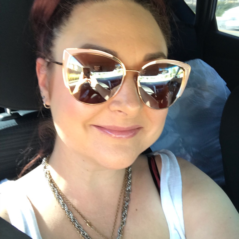 Meet your Posher, Tarra